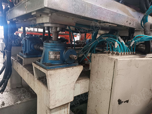 絲桿升降機(jī)平臺(tái)